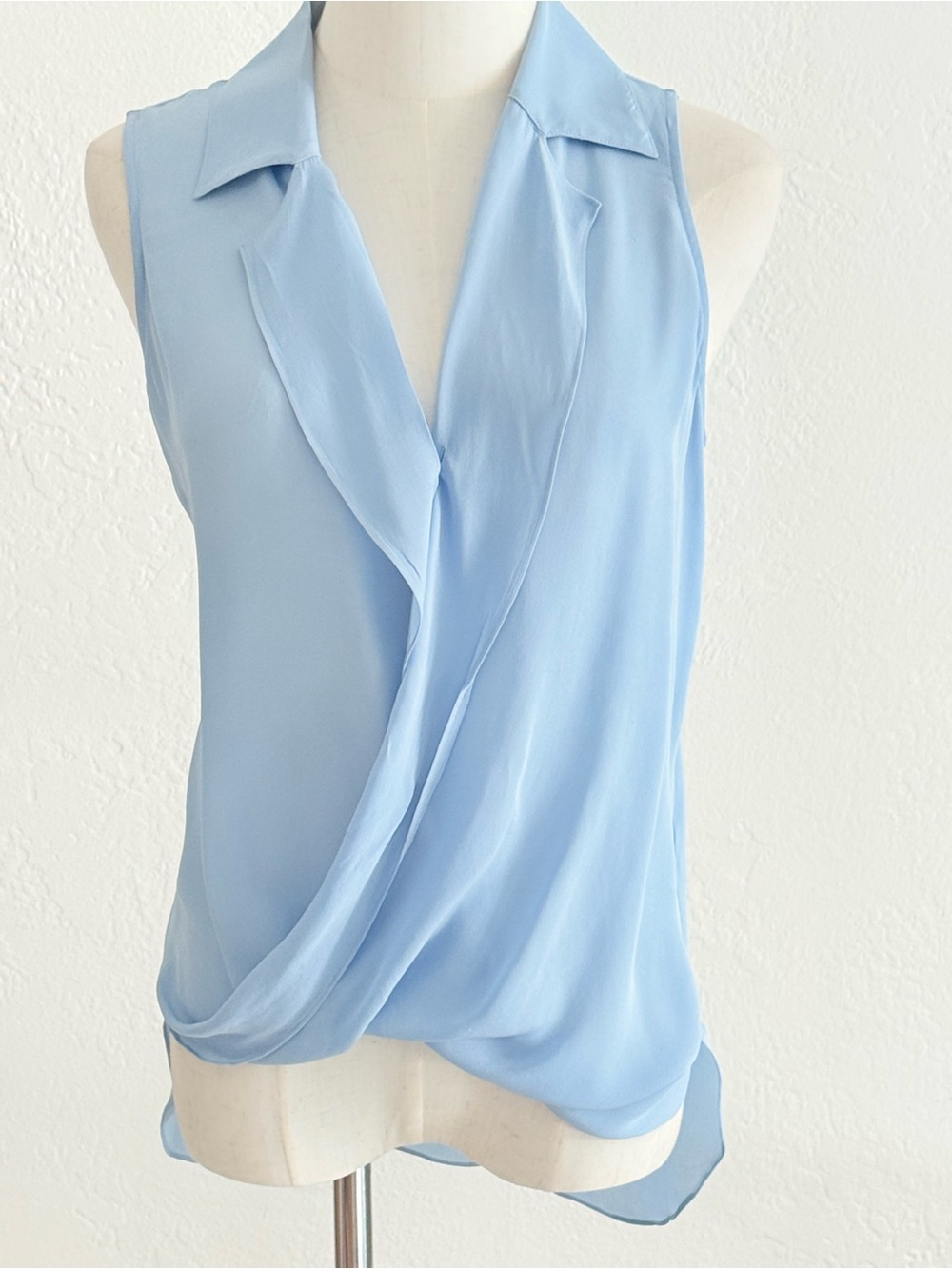 L’AGENCE Freja Silk Draped Sleeveless Blouse Cote D'Azur Light Blue Size M